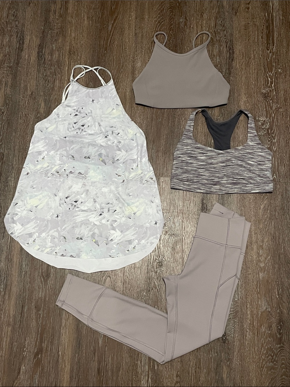 EUC Lululemon Matching Bundle. Size Tops 6/Bottom 4